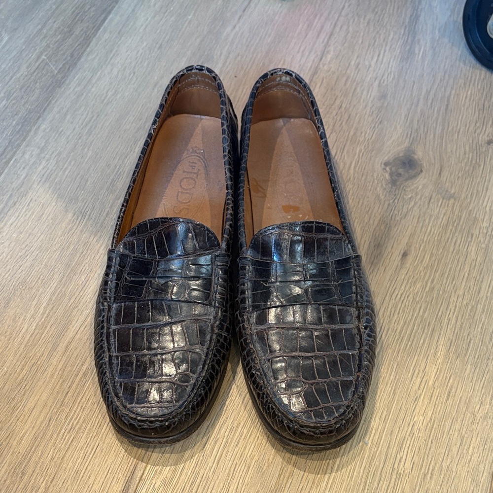 Women’s dark brown Crocodile Pattern Loafers